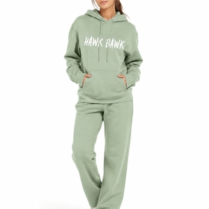 Conjunto de chándal con capucha para mujer, ropa informal holgada de manga larga con estampado frontal y bolsillos laterales, conjunto cómodo con capucha - Product Image 1