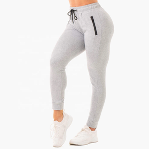 Pantalon de jogging capri pour femme, coupe ajustée, taille mi-haute, avec cordon de serrage et poches latérales - Product Image 1