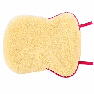 Tapis de selle matelassé rouge avec bordure en peau de mouton crème et sangles roses pour l'équitation, durable - Product Image 2