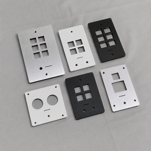 Fabricant de panneaux d'instruments en aluminium usinés sur mesure par CNC pour les plaques frontales et les couvercles d'appareils d'équipements de contrôle industriel - Product Image 1