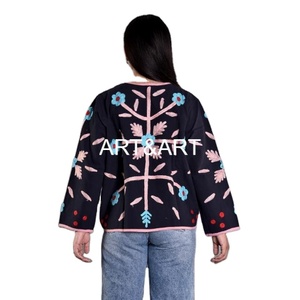 Manteau court d'hiver unisexe en coton brodé Suzani matelassé, veste à boutons respirante et écologique pour hommes et femmes - Product Image 1