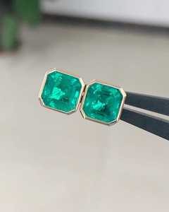 Pendientes de tuerca solitarios de circonita cúbica verde talla Asscher con engaste de bisel, oro macizo de 14K, para uso diario, joyería de moda para ella - Product Image 5