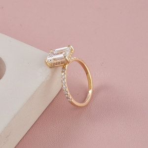 Anillo de Diamantes de Corte Baguette de Diseño de Lujo, Anillo de Diamantes Pavé en Oro Blanco con Certificación IGI y Claridad VVS para Venta al Por Mayor desde India - Product Image 2