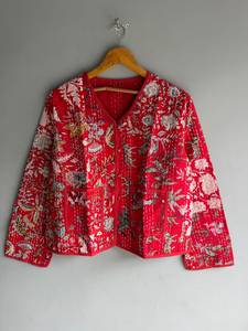 Veste en coton brodée rouge bohème, col en V, manches trois quarts, fermeture boutonnée, motif floral, vêtement d'extérieur décontracté, cadeau pour elle - Product Image 1