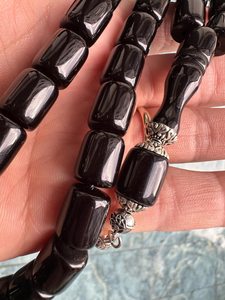 Tasbih de resina negra hecho a mano con cuentas irregulares brillantes, herramienta de oración religiosa, cuentador de oraciones, cuentas de resina de color único. - Product Image 4