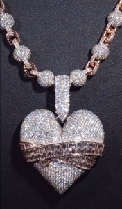 สร้อยคอจี้รูปหัวใจประดับเพชรโมอิสซาไนต์แบบไมโครเพฟ ชุบทอง 9K เงินแท้ 925 สำหรับผู้หญิง เหมาะสำหรับงานแต่งงาน ของขวัญ งานหมั้น และงานปาร์ตี้ - Product Image 2