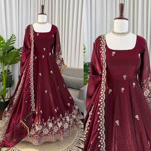 VASTRA COTTAGE Élégante robe Anarkali en soie avec broderie de fils et de sequins, pantalon en coton à taille élastique, dupatta en soie Fendy, robe de créateur - Product Image 4