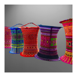 Lanterne de Noël en Brocart 2026 Pliable Mini Abat-jour Suspendu Textile Ethnique Vietnamien pour Décoration Murale, Fenêtre et Porte de Noël en Gros - Product Image 2