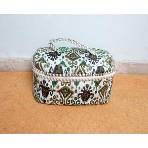 Nuevo y elegante juego de neceseres de 3 piezas con decoración de cadena de borlas, tela acolchada, cierre de cremallera, duradero, portátil, organizador de viaje. - Product Image 3