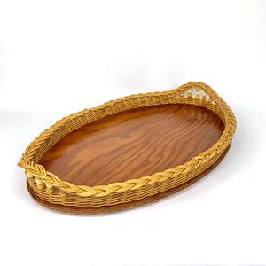 Plateau de service en rotin avec base en bois, idéal pour la cuisine, l'usage quotidien, les collations, le café et le thé, provenant d'Inde. - Product Image 1