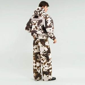 Ensemble survêtement streetwear personnalisé pour homme, coupe-vent imperméable de haute qualité à imprimé animal (vache), pantalon et veste en nylon respirant - Product Image 4