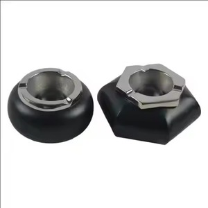 Plateau à fumer de style vintage, design de créateur, pour usage domestique, style classique, aluminium peint en noir avec finition classique - Product Image 1