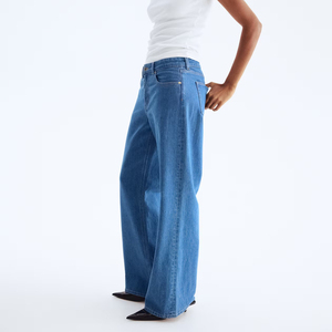 Nouvel Arrivage 2026 Jean en Denim pour Femme, Coupe Slim Droite, Taille Moyenne, Délavage Moyen, Décontracté, Vente en Gros OEM, Meilleures Ventes, Idéal Sport, 100% Coton - Product Image 4
