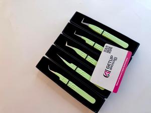 Nouvel ensemble de pinces à cils en acier inoxydable vert de précision, antistatiques, à pointe lisse de 10 mm, avec emballage personnalisable et logo sur boîte - Product Image 3