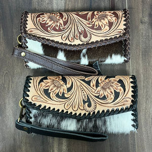 Portefeuille de créateur en cuir et cuir de vachette repoussés à la main avec dragonne Porte-monnaie de grande capacité pour femmes Parfait pour la mode occidentale - Product Image 4