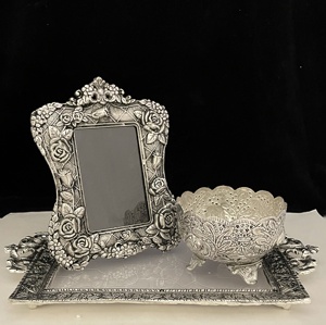 Bandeja de mango vintage de aluminio y metal hecha a mano con marco de fotos antiguo para decoración del hogar, bandeja y cuenco de metal - Product Image 4