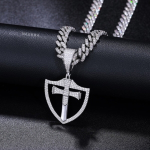 Colgante de cruz con moissanita engastada a mano en plata de ley 925, colgante de moissanita hecho a mano, joyería minimalista y elegante. - Product Image 2