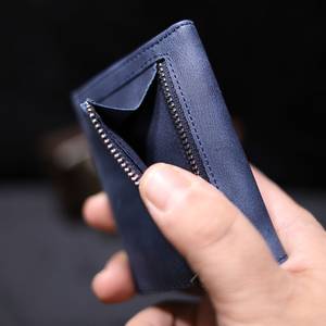 กระเป๋าสตางค์หนังแท้ทรงบางแบบสามพับสำหรับผู้ชาย ป้องกัน RFID  บางเฉียบ ใส่บัตรเครดิต  กระเป๋าใส่บัตรแบบพกพา  รับผลิตตามแบบ OEM NTW-0031 - Product Image 5