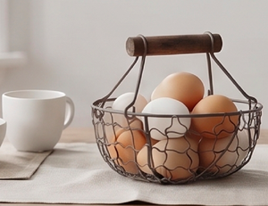Porte-œufs en forme de panier, en métal thermolaqué, finition noire élégante, parfait pour le rangement et la présentation en cuisine - Product Image 5