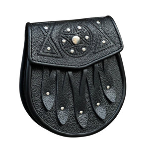 Sporran écossais unique en cuir végétalien noir pour homme, avec 5 pompons en cuir et sangle à chaîne – Fournitures d'usine - Product Image 2