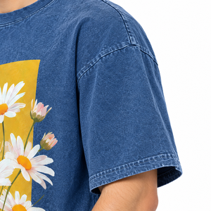 T-shirt graphique vintage bleu délavé à l'acide avec des marguerites blanches et des motifs botaniques jaunes, style streetwear moderne - Product Image 4