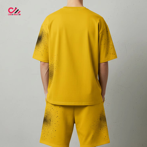 เสื้อยืดและกางเกงขาสั้นผู้ชายทรงโอเวอร์ไซส์ ตัดเย็บแบบครอป ขอบดิบ ผ้าคอตตอนเนื้อหนา รับผลิตตามแบบ OEM - Product Image 2