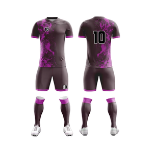 Ensemble de maillots de football personnalisés pour hommes, rouge et noir, imprimé géométrique, manches courtes, évacuation de l'humidité, coupe athlétique, toutes saisons - Product Image 4