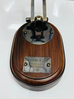 Loupe vintage en laiton noir réglable sur base en bois |   Loupe de bureau classique