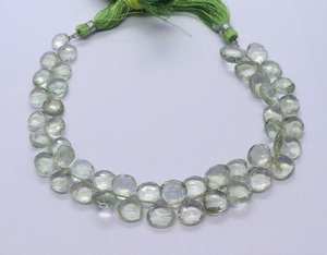 Cuentas facetadas de amatista verde natural en forma de corazón de 8-9 mm, cuentas sueltas de amatista en forma de corazón, 8 cuentas de amatista para la fabricación de joyería. - Product Image 1