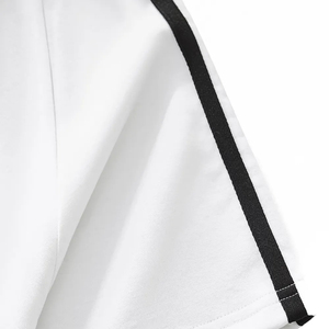 Camiseta Corta de Verano para Mujer de Alta Calidad, Estilo Boxy, de Secado Rápido, con Logotipo Personalizado, Camiseta Corta de Alto Rendimiento con Cintas Adhesivas para Enfriamiento - Product Image 6