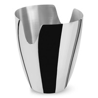Seau à glace en bois de style lodge de luxe, avec insert en acier inoxydable et détails en métal, pour refroidir les bouteilles de vin, avec garniture en fer forgé de type mors de cheval, style ferme