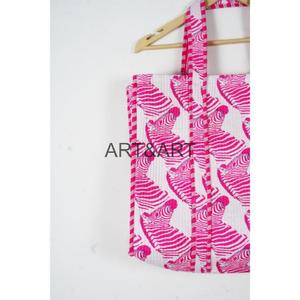 Design Durable Tote Bag Quilted Cotton Thickened Handheld <b>Shoulder</b> <b>Strap</b> with Large Capacity for Gym and Wedding Use - Product Image 3