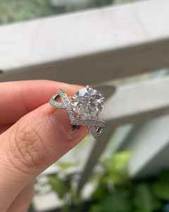 แหวนเพชรทรงกลมเจียระไนแบบบริลเลียนท์ ดีไซน์เฉพาะตัว เพชรเพาะเลี้ยงในห้องปฏิบัติการ ทองคำขาว สำหรับงานหมั้น งานแต่งงาน ของขวัญวันครบรอบสำหรับเธอ - Product Image 4