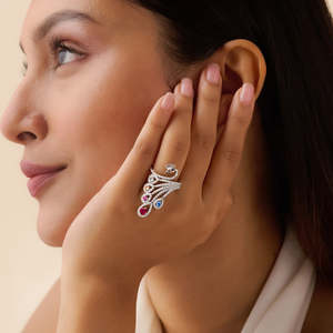 Bague ajustable pour femme en argent 925 plaqué rhodium, sertie de zircons à griffes, motif Ailes de paon, pour mariage et fête, design élégant - Product Image 4