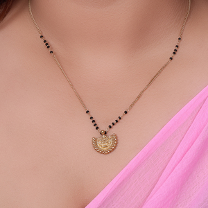 Nouveau Collier Pendentif Filigrane Plaqué Or, Motif Floral, Vente en Gros, Collection Classique Élégante pour Femmes, Bijoux de Fournisseur - Product Image 3
