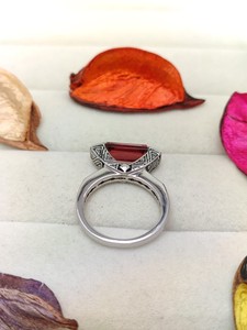 Bague en Quartz Rouge Céleste Élégante, Bijou en Cristal, Cadeau Tendance pour Femmes et Filles, Bague de Fiançailles Unique - Product Image 4