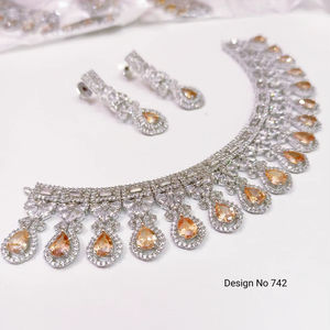 Collier de luxe classique en imitation argent plaqué avec diamants CZ et pierres en forme de goutte d'eau orange, bijoux de mariage pour la mariée - Product Image 1