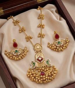 Conjunto de Collar con Colgante Kashmiri de Primera Calidad, Joyería Tradicional India, Diseño Hermoso y Elegante, Joyería Ligera de Latón - Product Image 1