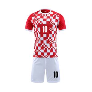 Vente en gros d'uniformes de football maillot de football personnalisé 100% kits de football respirants sublimés en polyester - Product Image 5