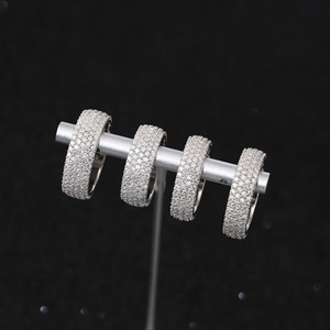 Anillo de Moissanita Hecho a Mano de Excelente Calidad, Accesorio de Moda para un Estilo Urbano Moderno, Disponible a un Precio Razonable - Product Image 4