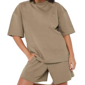 Conjunto de camiseta y pantalones cortos extragrandes para mujer, informal, de algodón, de verano, de dos piezas, ropa de estar por casa, venta al por mayor, OEM, personalizado - Product Image 2