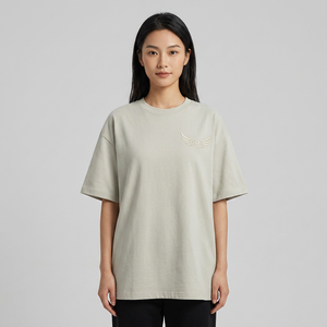 Camiseta de Manga Corta para Hombre, Talla Grande, Color Sólido, Logotipo de Alas en Relieve, Cuello Redondo Informal, Tejido de Algodón Transpirable, Top de Verano - Product Image 4