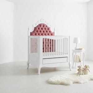 Lit bébé sculpté en acajou, mobilier de chambre d'enfant fait main d'Indonésie AQM880 - Product Image 1