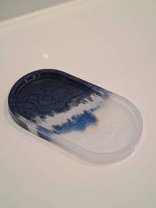 Contemporary Dual Tone Resin Tray – Artistic Oval Catchall Organizer for Jewelry, Keys & Minimal Home <b>D</b>écor - Product Image 2