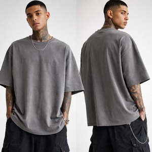 เสื้อยืดทรงบ็อกซี่พรีเมียมสำหรับผู้ชาย ผ้าคอตตอนหนานุ่ม ทรงโอเวอร์ไซส์ สีเทา สไตล์สตรีทแวร์ ผ้าแคนวาสสีเทาฟอกกรด - Product Image 6