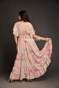 Vestido maxi bohemio de seda para mujer, de manga corta, con estampado floral, cómodo y sin arrugas, para uso casual y de fiesta, a bajo precio. - Product Image 4