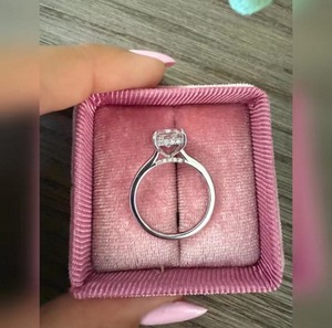 Bague de luxe en diamant de laboratoire taille radiant pour femme, en argent 925, cadeau de fiançailles et de mariage avec certification IGI SGL, pierre de 3 carats - Product Image 2