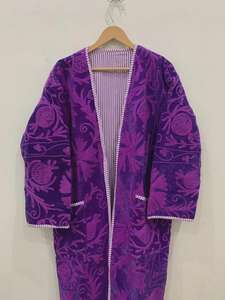 Kimono Largo de Terciopelo Morado para Mujer, Bordado Suzani, Cuello en V, Manga Larga, Hecho a Mano, Estilo Bohemio, Tribal, Étnico - Product Image 4