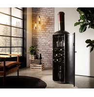 Meuble de rangement multifonctionnel et résistant à l'eau, inspiré des bouteilles de vin, pour la présentation de verrerie dans les supermarchés et fermes.