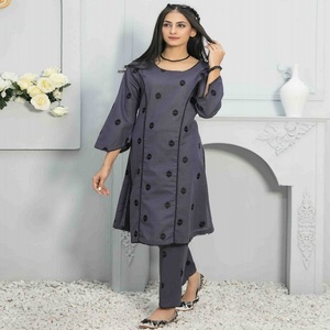 Tenues en coton Khaddar 2 pièces de la marque Tawakkal pour femmes, vêtements ethniques indiens et pakistanais pour les fêtes, collection BASICS à séchage rapide, Pakistan - Product Image 5